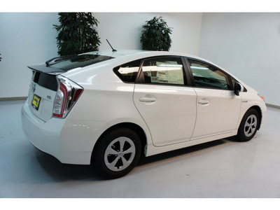 toyota prius 2013 hatchback two hybrid 4 cylinders front wheel drive not specified 91731