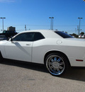 dodge challenger 2010 white coupe se gasoline 6 cylinders rear wheel drive automatic 76011