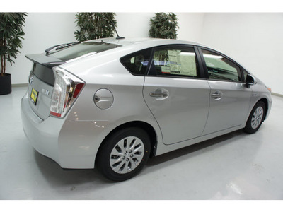 toyota prius 2012 silver hatchback plug in hybrid advanced i 4 cylinders front wheel drive automatic 91731