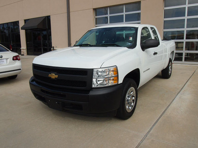 chevrolet silverado 1500 2011 white pickup truck work truck gasoline 6 cylinders 2 wheel drive automatic with overdrive 77656