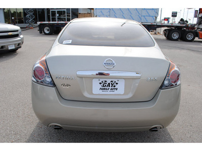 nissan altima 2009 tan sedan s gasoline 4 cylinders front wheel drive automatic with overdrive 77539