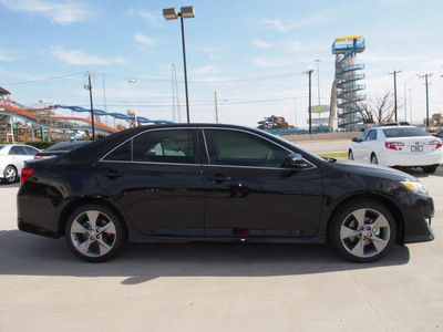 toyota camry 2012 black sedan se sport limited edition gasoline 4 cylinders front wheel drive automatic 76011