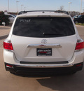 toyota highlander 2013 white suv limited gasoline 6 cylinders front wheel drive automatic 76049