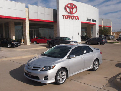 toyota corolla 2013 silver sedan s gasoline 4 cylinders front wheel drive automatic 76049
