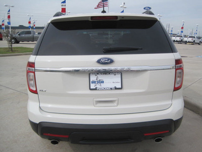 ford explorer 2011 white suv xlt gasoline 6 cylinders 2 wheel drive automatic 77578