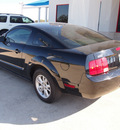 ford mustang 2005 black coupe v6 deluxe gasoline 6 cylinders rear wheel drive automatic 76567
