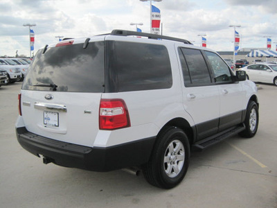 ford expedition 2011 white suv 4dr 2wd xl flex fuel 8 cylinders 2 wheel drive automatic 77578