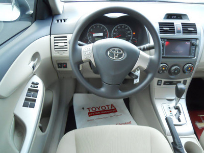toyota corolla 2013 white sedan le gasoline 4 cylinders front wheel drive automatic 75604