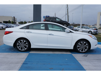 hyundai sonata 2013 white sedan limited 2 0t gasoline 4 cylinders front wheel drive automatic 77094