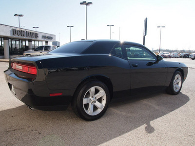 dodge challenger 2012 black coupe sxt flex fuel 6 cylinders rear wheel drive automatic 76011