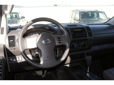 nissan xterra 2005 dk  red suv off road gasoline 6 cylinders rear wheel drive automatic 79065