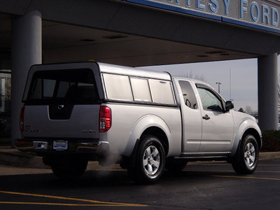 nissan frontier 2010 silver se v6 gasoline 6 cylinders 4 wheel drive automatic with overdrive 61832