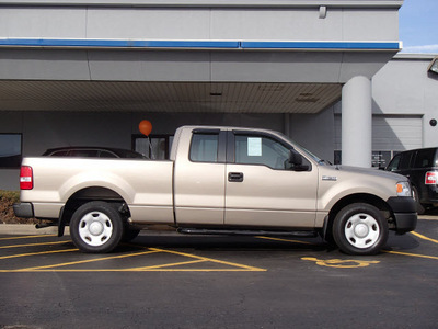 ford f 150 2005 beige xl gasoline 8 cylinders rear wheel drive automatic with overdrive 61832