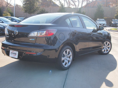 mazda mazda3 2013 black sedan i sport gasoline 4 cylinders front wheel drive automatic 76210