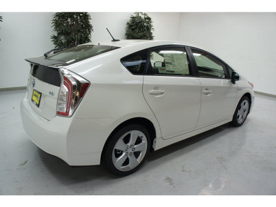 toyota prius 2012 white five hybrid 4 cylinders front wheel drive not specified 91731