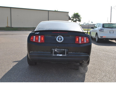 ford mustang 2010 black coupe gasoline 6 cylinders rear wheel drive automatic 78572