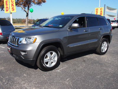 jeep grand cherokee 2012 gray suv laredo gasoline 6 cylinders 2 wheel drive automatic 78016