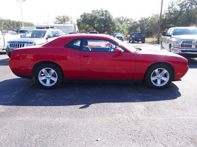 dodge challenger 2012 maroon coupe sxt flex fuel 6 cylinders rear wheel drive automatic 78016