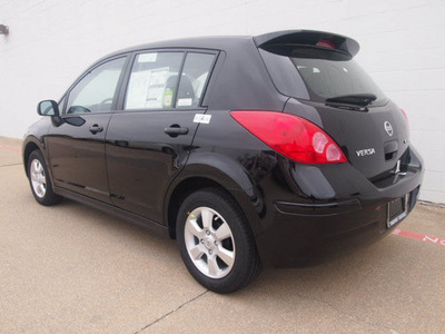 nissan versa 2012 black hatchback 1 8 s gasoline 4 cylinders front wheel drive 4 speed automatic 75150