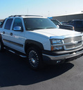 chevrolet avalanche 2004 white 1500 gasoline 8 cylinders rear wheel drive automatic 76234