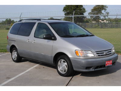 toyota sienna 2001 silver van le gasoline 6 cylinders dohc front wheel drive automatic 77587