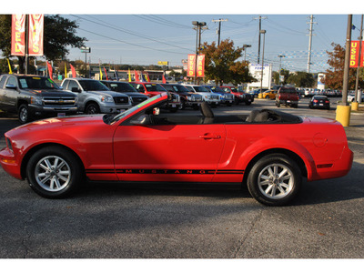 ford mustang 2005 red v6 deluxe gasoline 6 cylinders rear wheel drive not specified 78214