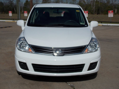 nissan versa 2011 white hatchback 1 8 s gasoline 4 cylinders front wheel drive automatic 77074