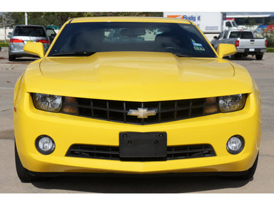 chevrolet camaro 2012 yellow coupe lt gasoline 6 cylinders rear wheel drive automatic 77094