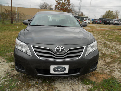 toyota camry 2011 gray sedan le gasoline 4 cylinders front wheel drive automatic 75606