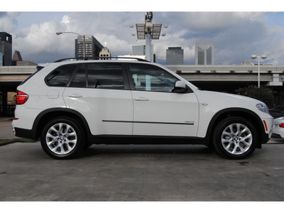 bmw x5 2012 white xdrive35i sport activity gasoline 6 cylinders all whee drive automatic 77002