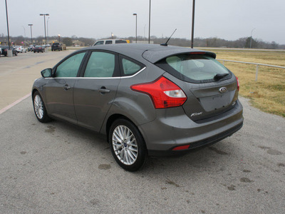 ford focus 2012 gray hatchback sel flex fuel 4 cylinders front wheel drive automatic 75119