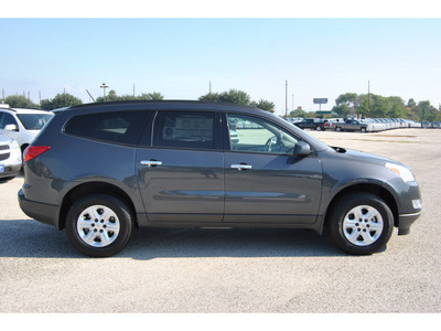 chevrolet traverse 2012 gray suv ls gasoline 6 cylinders front wheel drive automatic with overdrive 77090