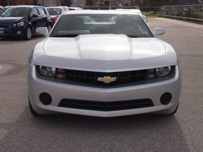 chevrolet camaro 2013 silver coupe ls gasoline 6 cylinders rear wheel drive not specified 77090