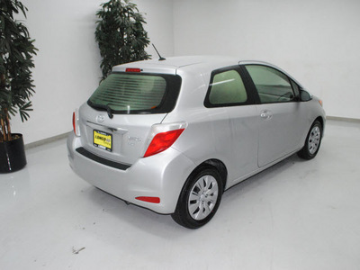 toyota yaris 2013 silver 3 door le gasoline 4 cylinders front wheel drive automatic 91731