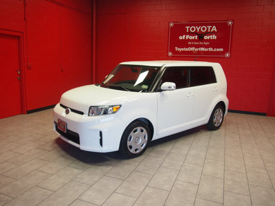 scion xb 2011 white wagon gasoline 4 cylinders front wheel drive automatic 76116