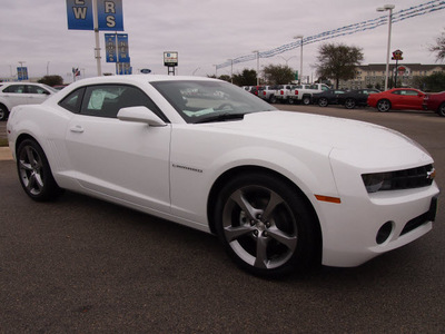 chevrolet camaro 2013 white coupe lt gasoline 6 cylinders rear wheel drive 6 speed automatic 78224
