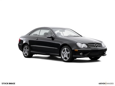 mercedes benz clk class 2007 coupe clk550 gasoline 8 cylinders rear wheel drive not specified 77375