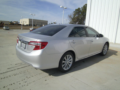 toyota camry 2012 silver sedan xle gasoline 4 cylinders front wheel drive automatic 75569