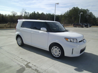 scion xb 2012 white suv gasoline 4 cylinders front wheel drive automatic 75569