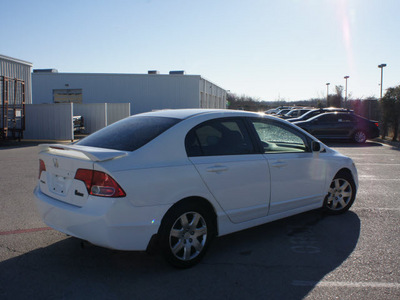 honda civic 2007 white sedan lx gasoline 4 cylinders front wheel drive automatic 76210