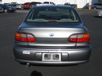 chevrolet classic 2004 gray sedan gasoline 4 cylinders front wheel drive automatic 62863
