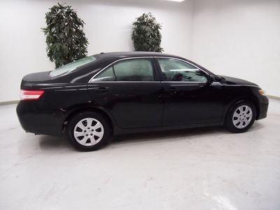 toyota camry 2011 black sedan le gasoline 4 cylinders front wheel drive automatic 91731