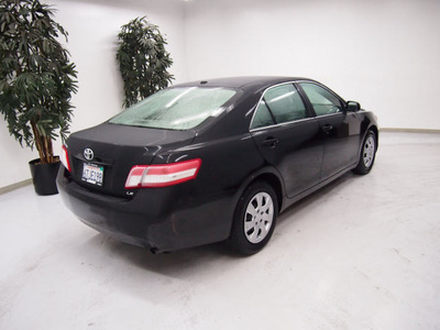 toyota camry 2011 black sedan le gasoline 4 cylinders front wheel drive automatic 91731