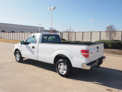 ford f 150 2009 white xl gasoline 8 cylinders 2 wheel drive automatic with overdrive 76108