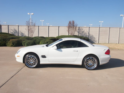 mercedes benz sl class 2003 white sl500 gasoline 8 cylinders rear wheel drive automatic 76108