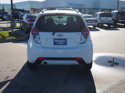 chevrolet spark 2013 white hatchback 2lt auto gasoline 4 cylinders front wheel drive automatic 77090