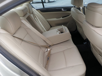 hyundai genesis 2010 beige sedan 4 6l v8 gasoline 8 cylinders rear wheel drive automatic 32401