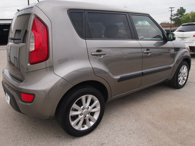 kia soul 2012 gray hatchback gasoline 4 cylinders front wheel drive automatic 77539