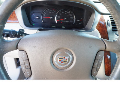 cadillac dts 2006 white lightningbei sedan luxury i gasoline 8 cylinders front wheel drive automatic 78028