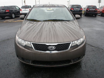 kia forte 2013 gold sedan ex gasoline 4 cylinders front wheel drive automatic 19153